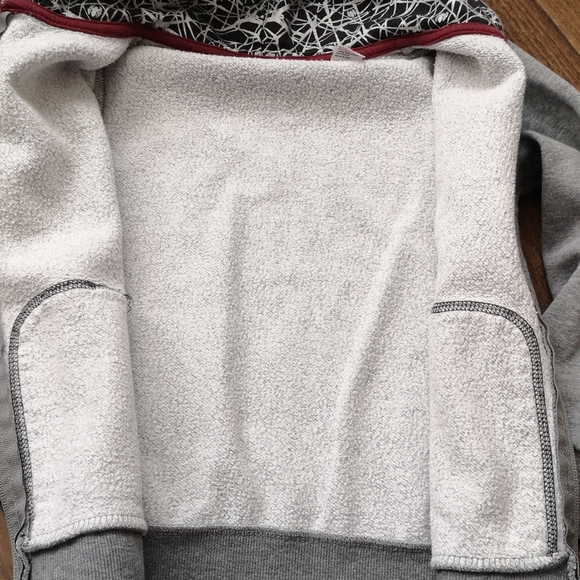 H&M Spiderman Boys hooded jacket size 4-6 - Picture 6 of 10